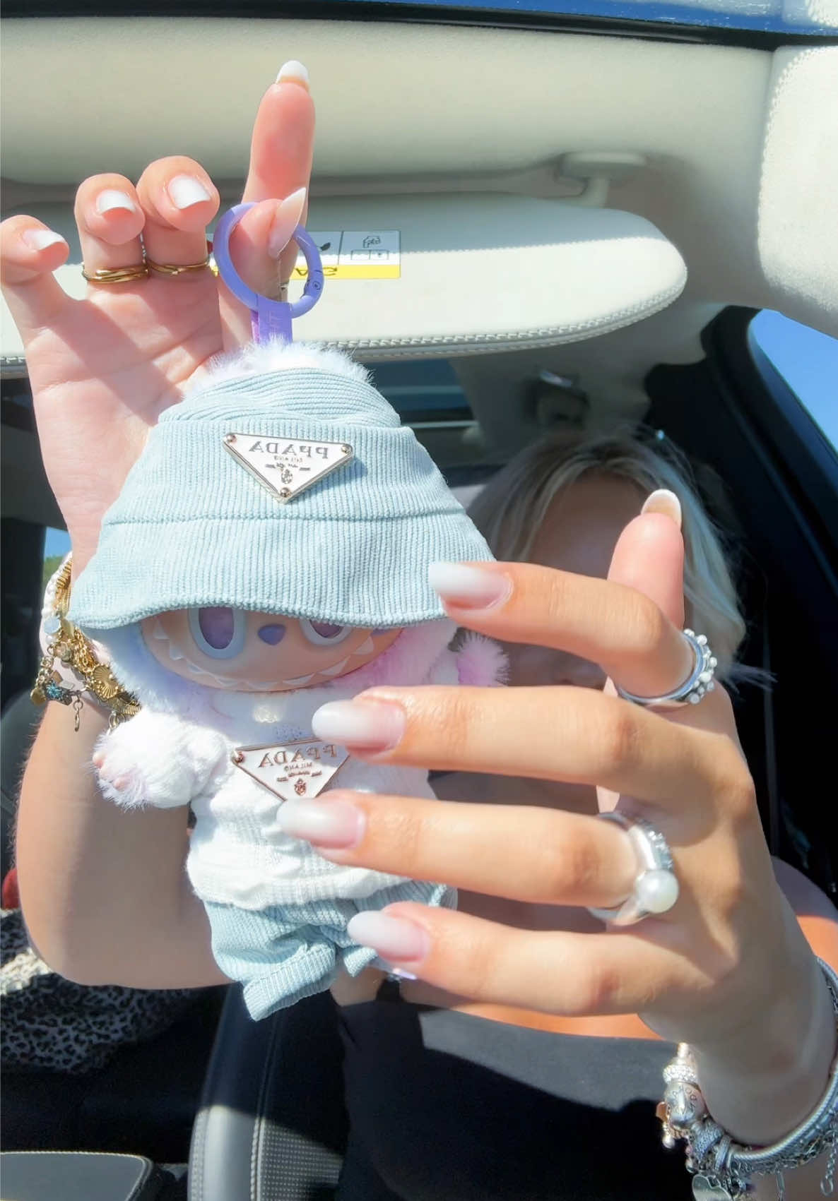 A post by @emmakokofficial._ on TikTok caption: Ja je kan het niks vinden maar ik ben obsessed!! #labubu #labubullfamilie #labubuthemonsters #fy #foryou #fyp #foryoupagе #viral #trend #trending #furdich #furdichseite #furdichpage #voorjou #voorjoupagina #voorjoupage #blowthisup #blowthisuptiktok @Diana Theys @quinnsinstitute 
