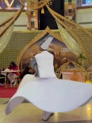 A post by @hassanbattot11 on TikTok caption: تنوره #شو #حسن،بطوط 