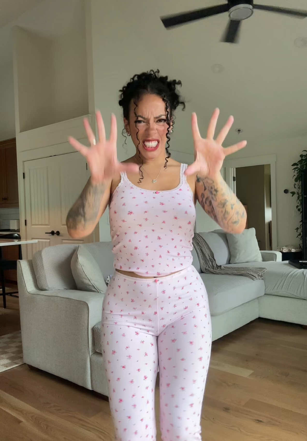 A post by @itslunarliv on TikTok