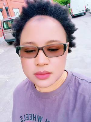 A post by @lahreinediallo on TikTok caption: #fypシ゚viral 