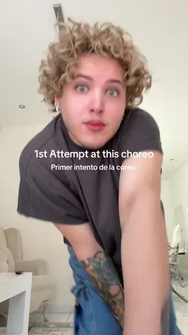 A post by @robdawe on TikTok caption: Primer intento del baile de @KATSEYE 🤣 #Gnarly 💚