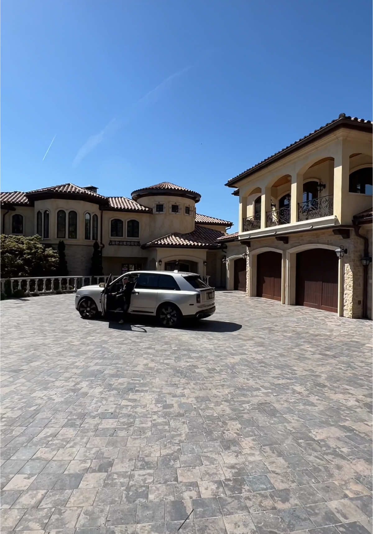 A post by @luxlistings on TikTok caption: This is what $17 Million gets you in Lake Country, BC 🇨🇦 Would you live here?