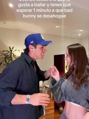 A post by @matiasochoa022 on TikTok caption: cuando bailas con la que te gusta..