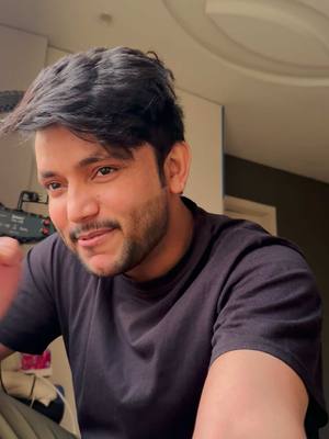 A post by @ali_khan110 on TikTok caption: Andy 2 kabutri k hain 😂😂😂 #ali110hyderabadi 