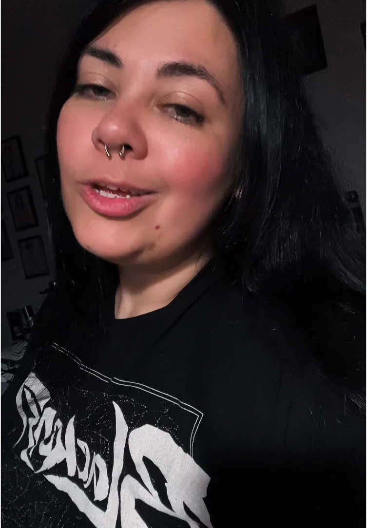 A post by @theonemusicmaniac on TikTok caption: Cut out the parasite ✂️ 🦠 #theprettywild #buttoneyes 