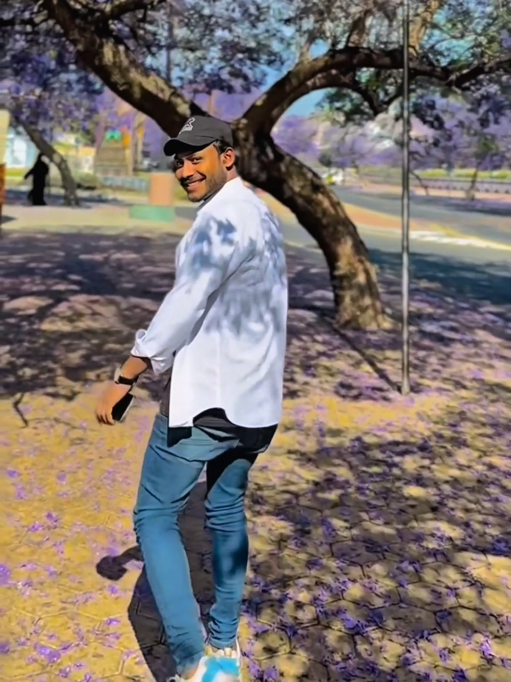 A post by @meheer_chowdhury on TikTok caption: আহা🌿🖤🌸#meher_chowdhury #banglar_sayeer 