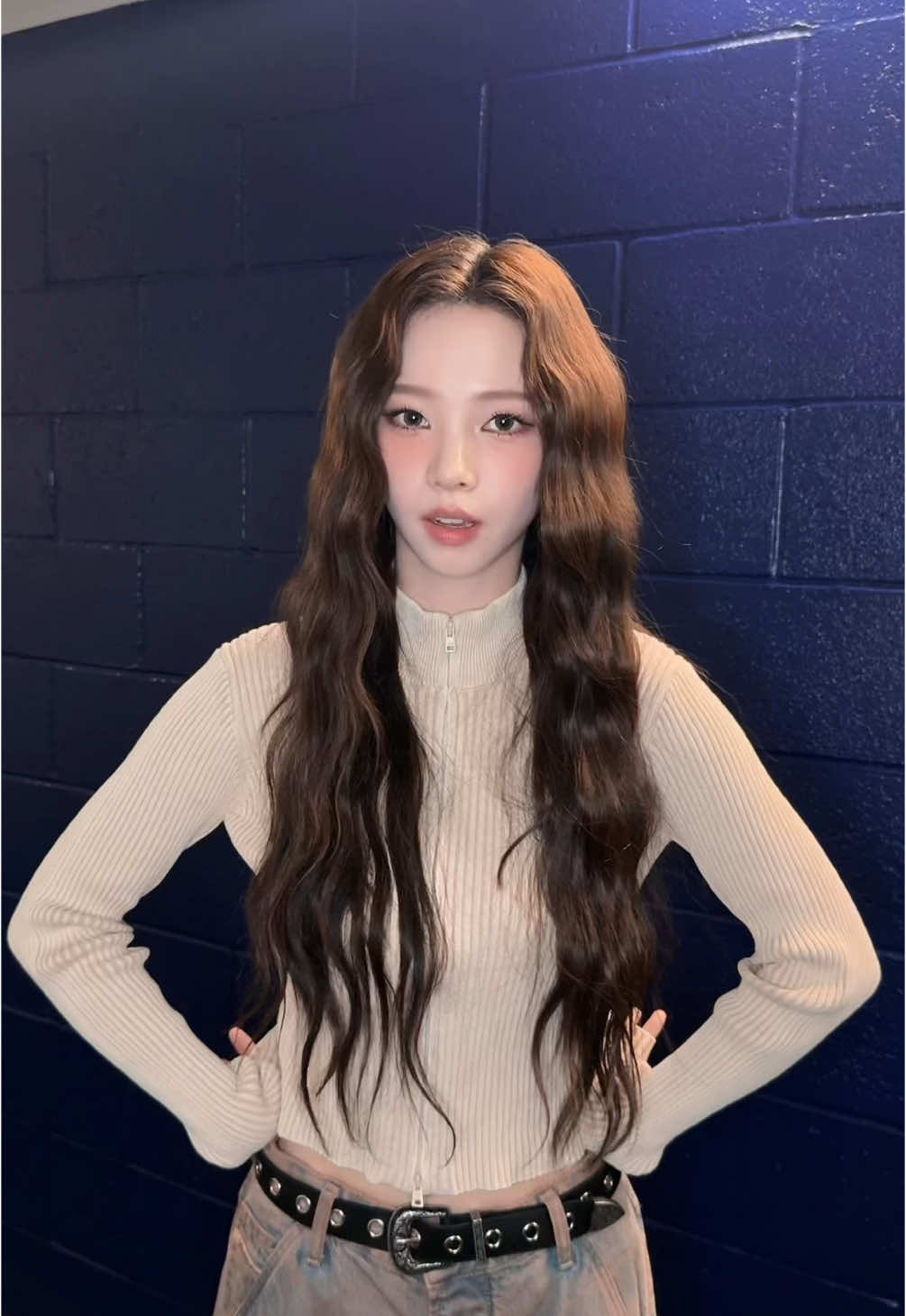 A post by @aespa_official on TikTok caption: let's go aksu 🤝 #aespa #æspa #에스파 #KARINA #카리나 #Hearts2Hearts #하츠투하츠 #H2H @Hearts2Hearts #IAN #이안 