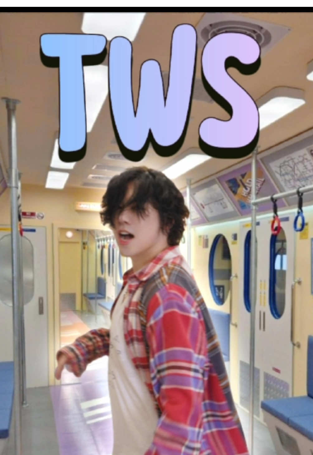 A post by @juwang303 on TikTok caption: #tws 보다 나이와 몸무게가 거의 20kg 20살 차이가 나네?😜 #마음에따라뛰는건멋지지않아? #🧡 #try_with_us #247withus #countdown #dancechallenge #dance #fyp #댄스챌린지 