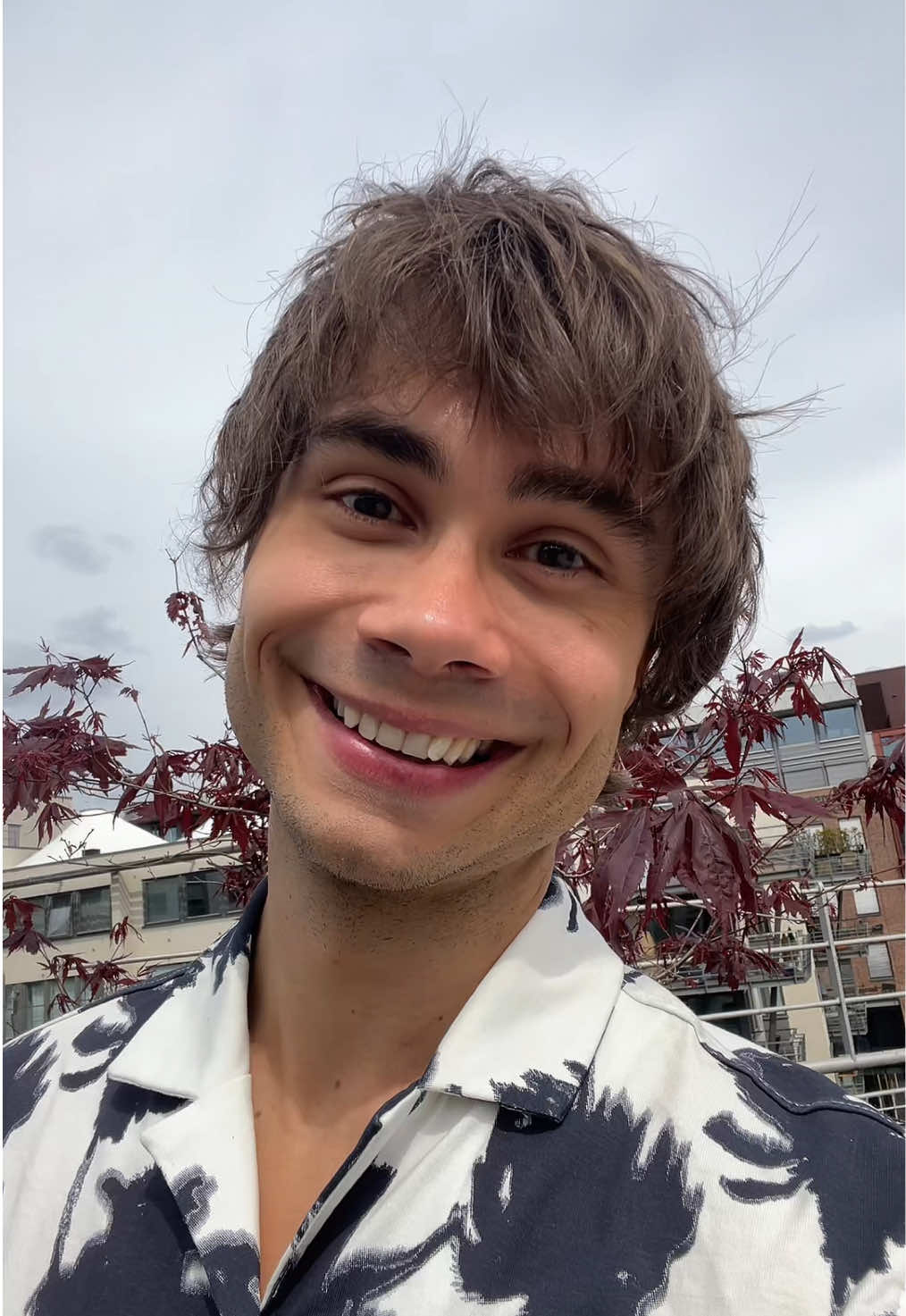 A post by @alexrybakofficial on TikTok caption: Birthday wishes! 🥳🇳🇴🎻  #kylealessandro #eurovision #norge #lighter #alexanderrybak #norway 
