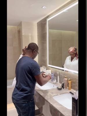 A post by @coachhamond on TikTok caption: Bien dans la tête et bien dans la peau 🥰🥰 @Skin Technology By Latania 