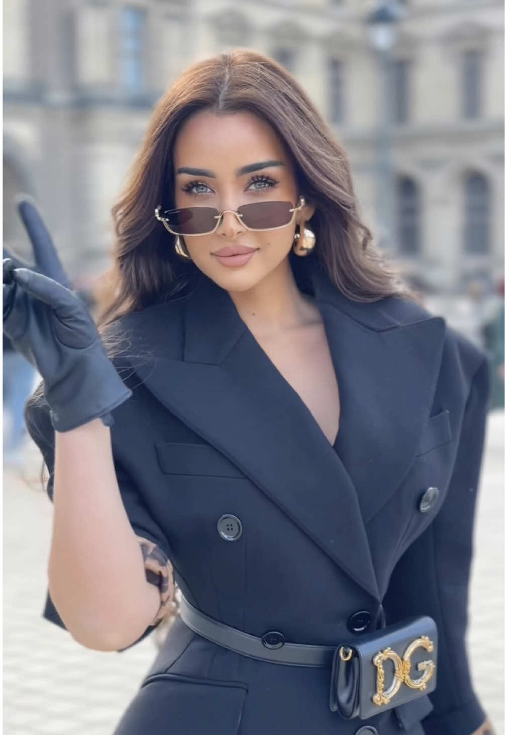 A post by @hannahelzahed on TikTok caption: Expectations VS reality ✌️