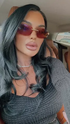 A post by @roxanacristina42 on TikTok caption: #tik_tok #viral #foru #foruyou #trending 