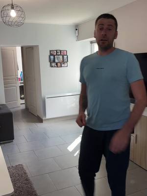 A post by @jeremylaura_ on TikTok caption: Une journée qui s’annonce bien !!🤣🤣