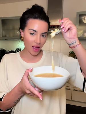A post by @leylalahouar on TikTok caption: Diese Suppe ist soooo lecker 😍