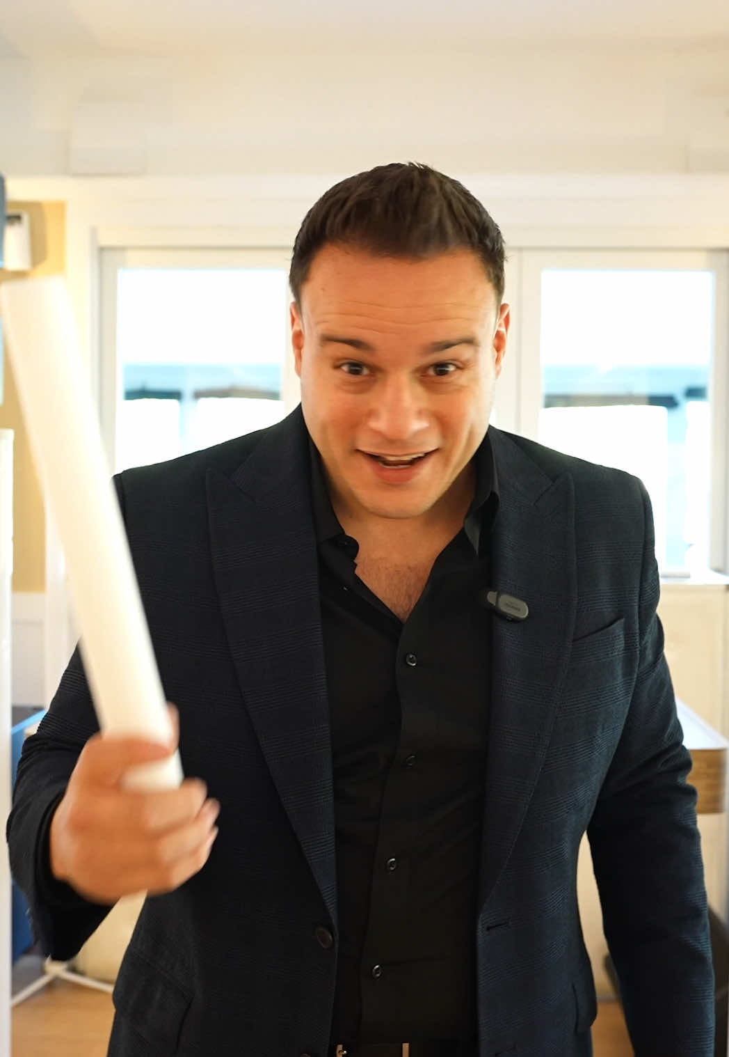 A post by @djnickspinelli on TikTok caption: Why I LOVE glow sticks at weddings #weddingtip 