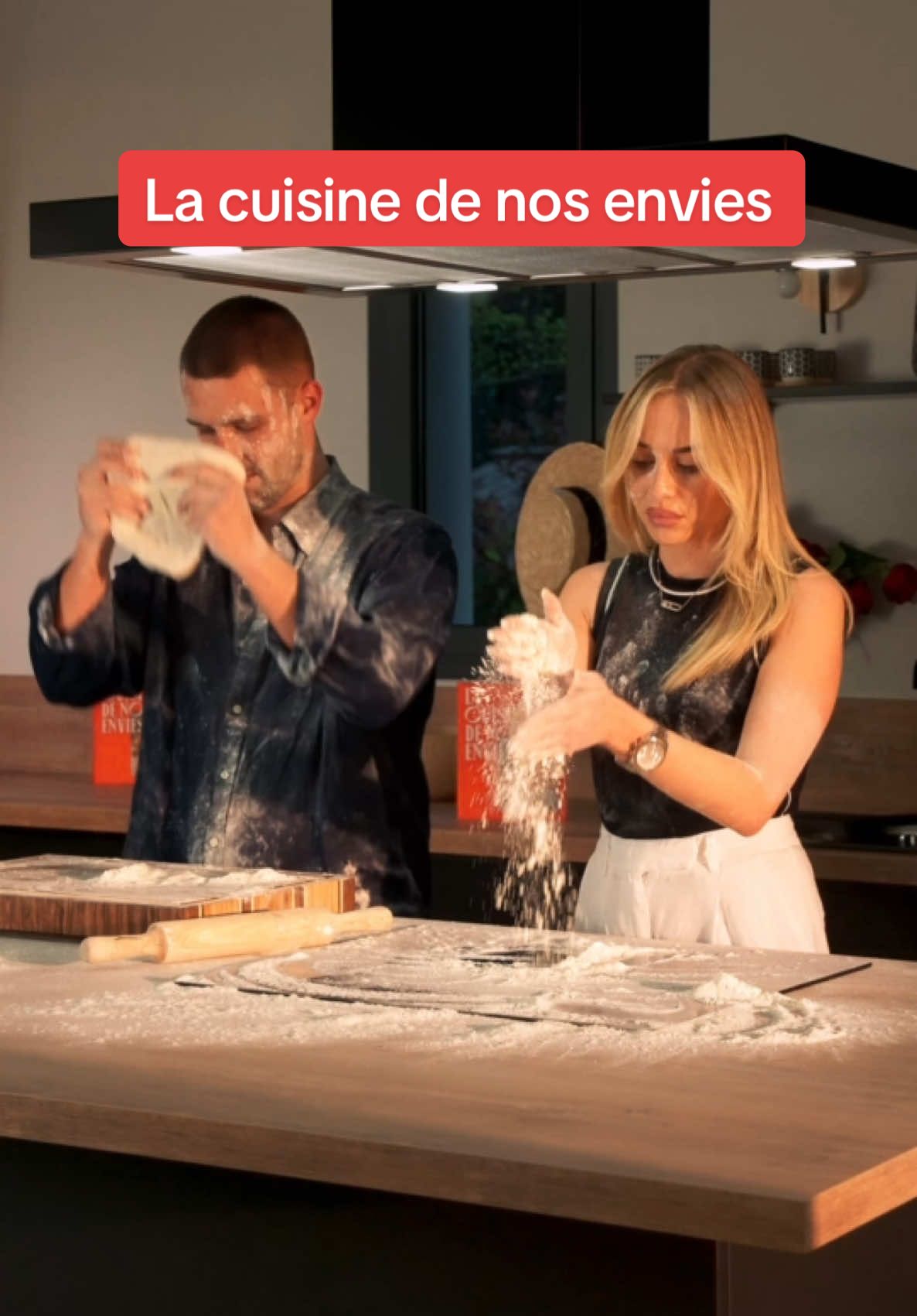 A post by @_toscanelucas on TikTok caption: La cuisine de nos envies❤️  Retrouve les liens dans notre bio pour commander ton livre 🔗📚 @Hachette France 