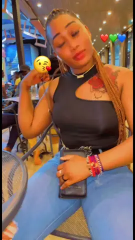 A post by @yasminelasilencieuse0 on TikTok caption: Bb ça cet bon bb❤️