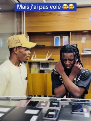 A post by @sounkalo.officiel1 on TikTok caption: #bamakotiktok #tiktokmali🇲🇱223 #humour #comedie #tiktokmali🇲🇱 
