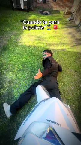 A post by @lucasvarelaaaa on TikTok caption: Jajajaja raro el poli🤣❌#humor #comedia #paratii @Marcos Mendoza956 
