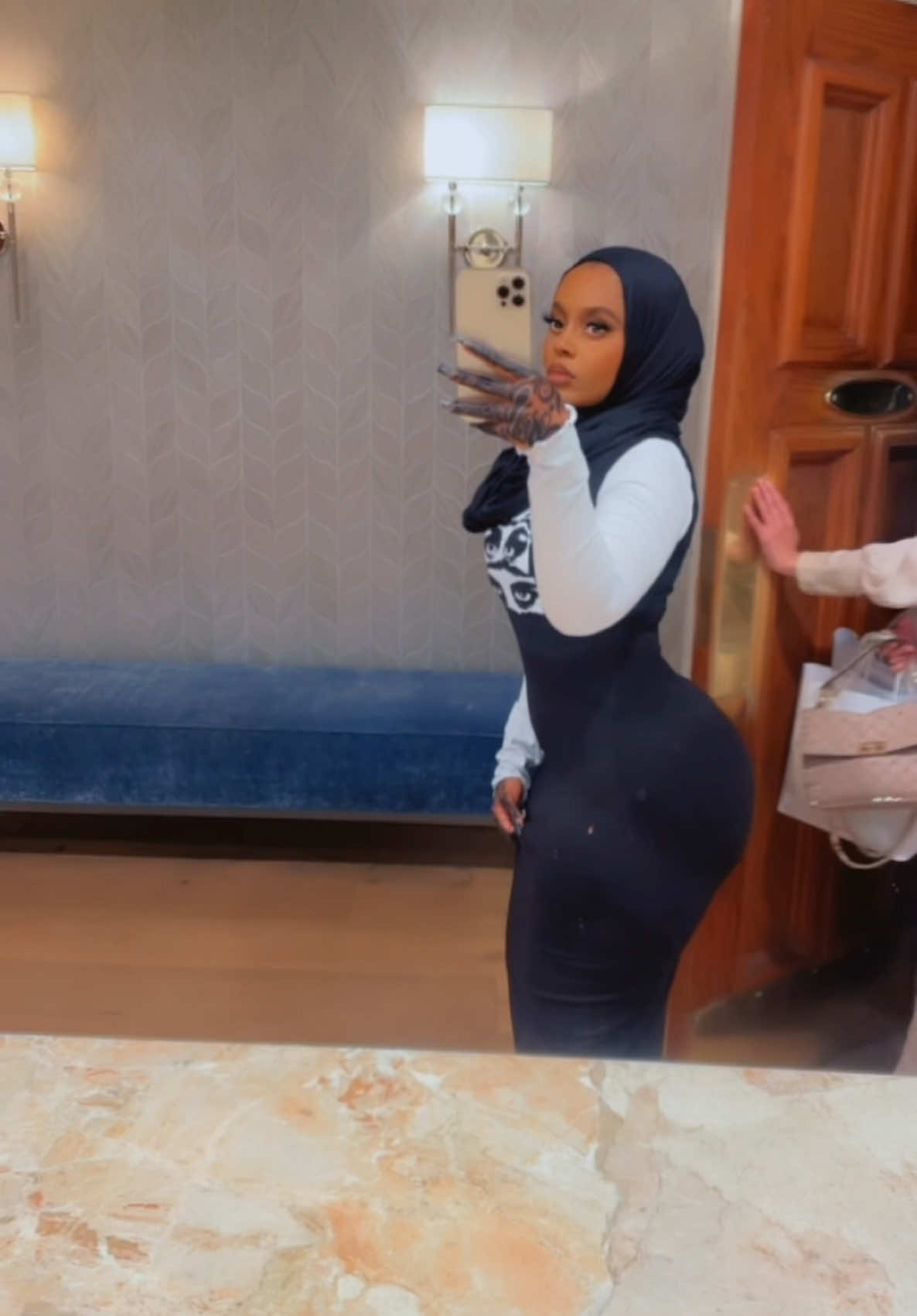 A post by @aiisha_g0lden6 on TikTok caption: #foryoupageeee #viralvideo #somalitiktok #fupgシ 