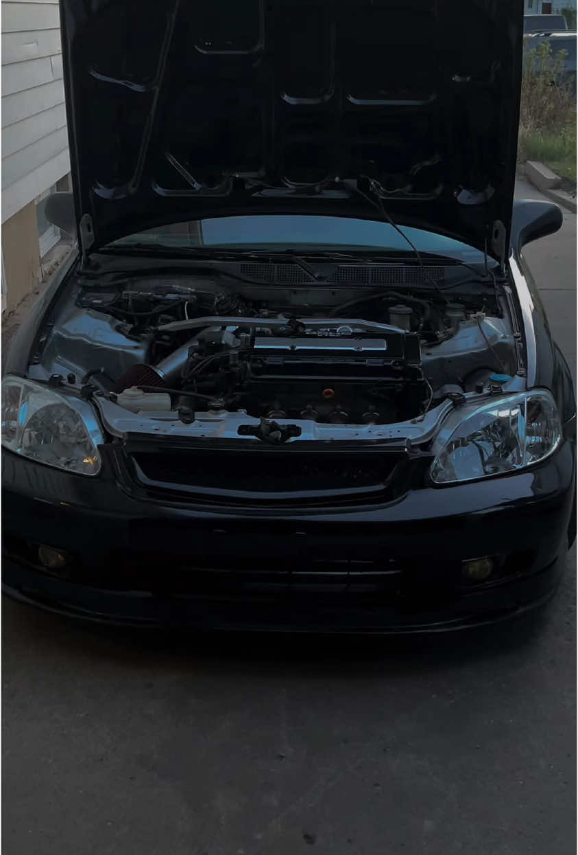 A post by @ball1n_honda on TikTok caption: Money is tight rn, but so is the 🅱️ivic 🤠 #fyp #honda #bseries #carcommunity #projectcar #jdm #viral #xybca #static #civic 