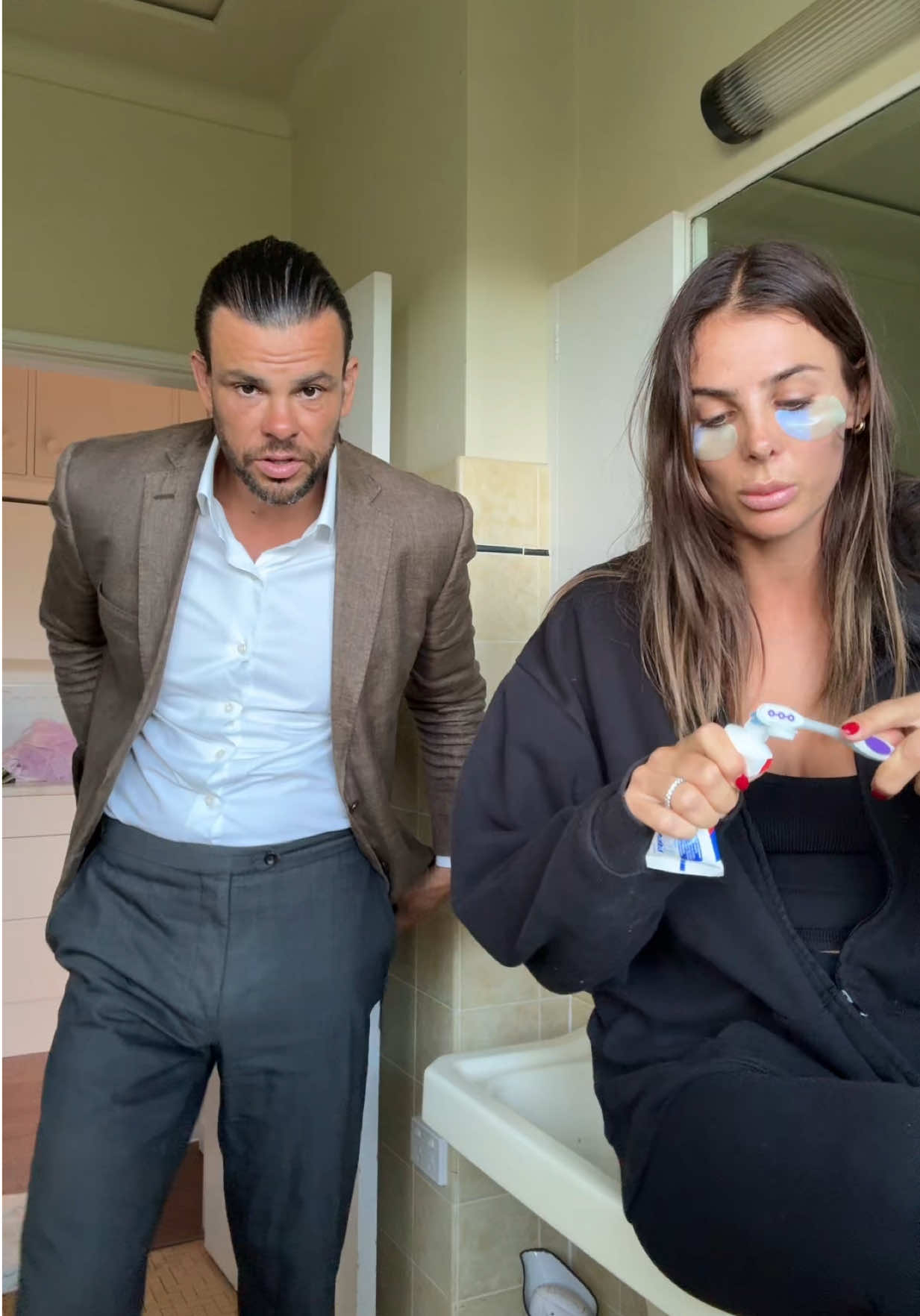 A post by @indyclinton on TikTok caption: I have self induced ibs from this morning 
