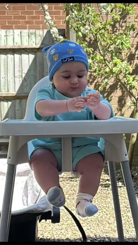 A post by @allondra12 on TikTok caption: Șmecheru lu mama 🩵#baby #allondraion🐻🍫 #4you #babykarim #mybaby 