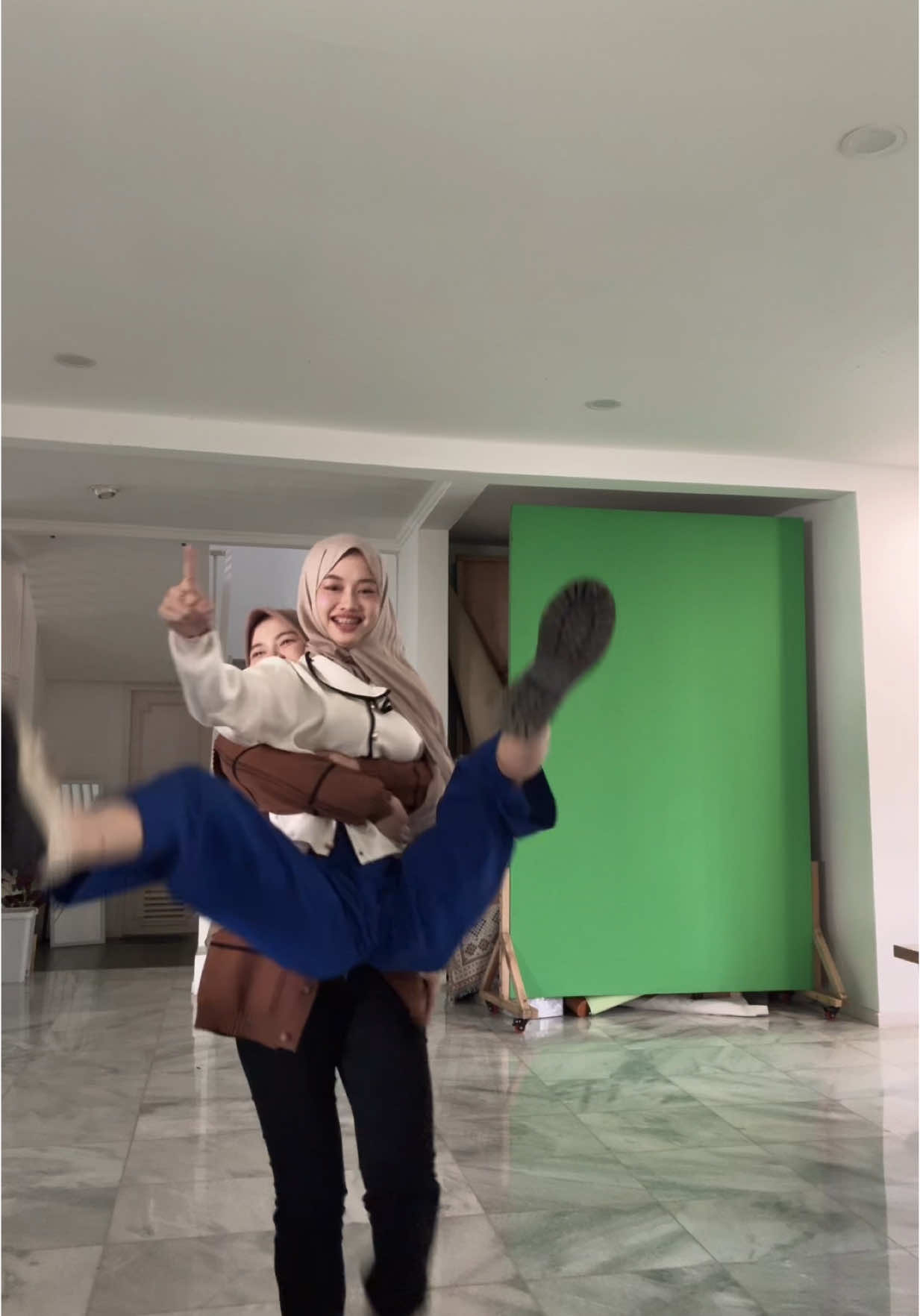 A post by @mieayamthebstt on TikTok caption: 🗿🗿