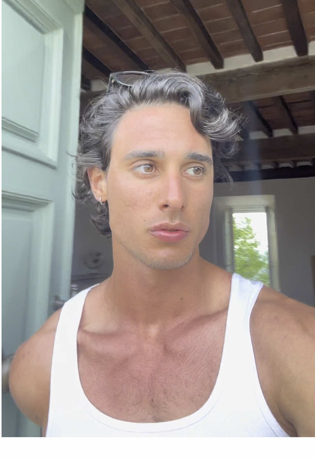 A post by @pedroemmert on TikTok caption: Cazando a quien? #verano #Lifestyle #summervibe #amigos 