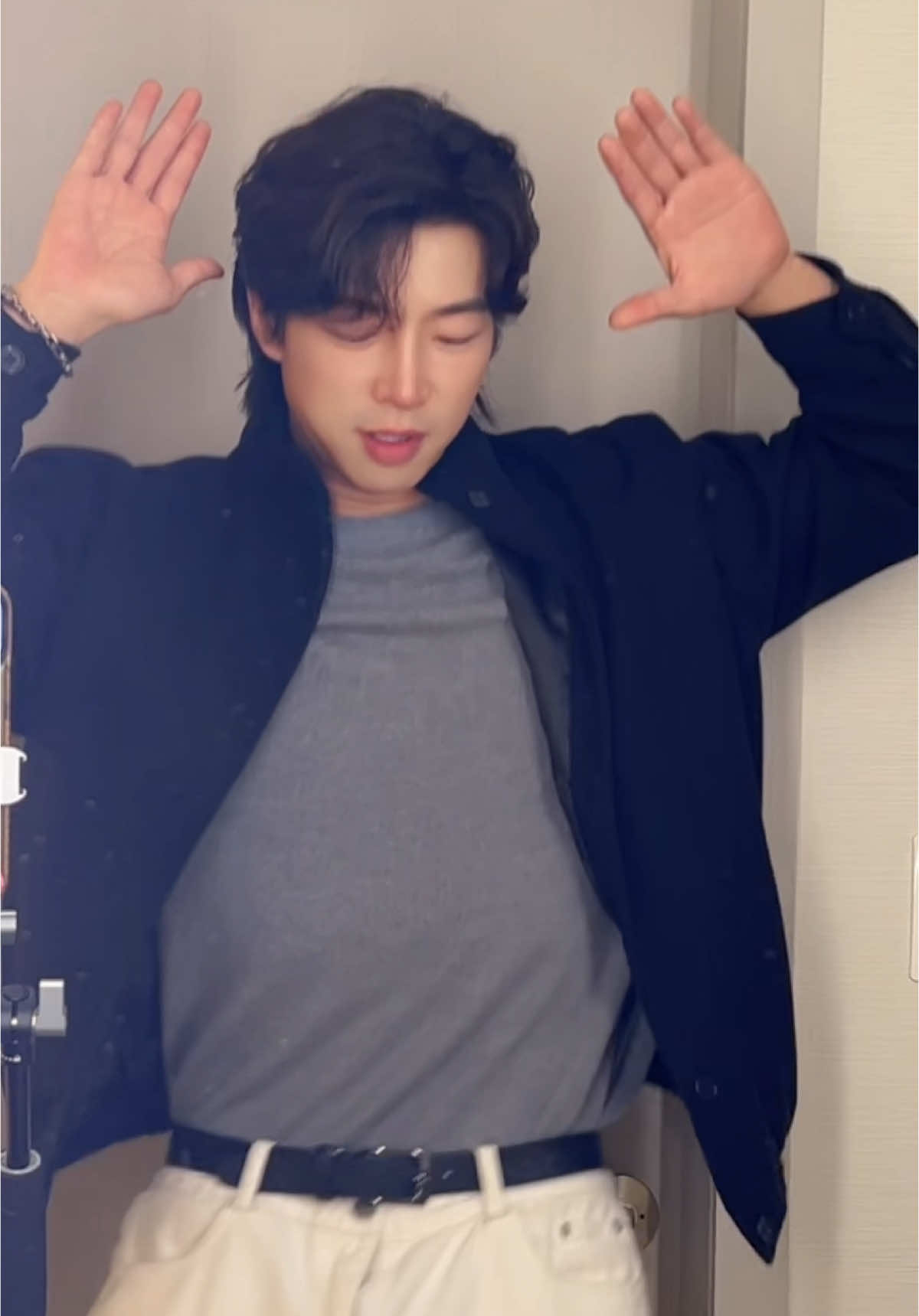 A post by @shinsama422 on TikTok caption: What's my height? 🧐