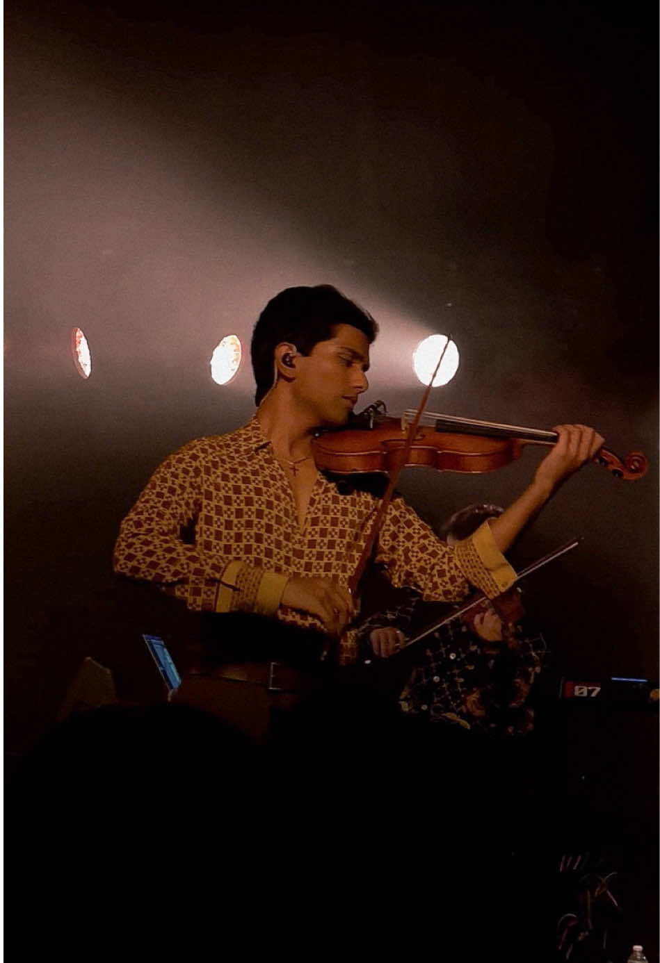 A post by @joelsvnny on TikTok caption: codex live in new york 📖 ✨ #codex #throneofglass #editaudios #BookTok #marvel #fyp #indianviolin #xyzcba