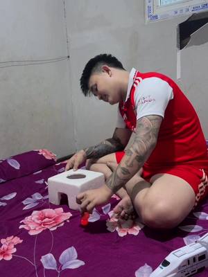 A post by @myko700000 on TikTok caption: ကပ်ပရှင်မပါဘူး @မှုတ်ပေးသည် တစ်ခါ ၂၀၀ 