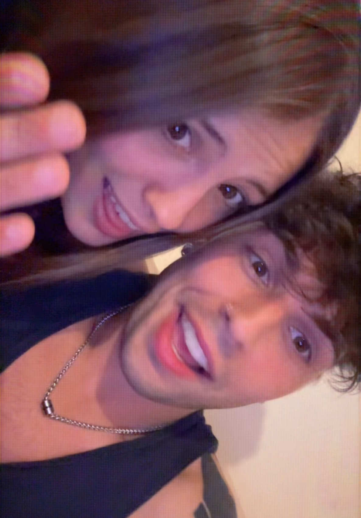 A post by @lelegiaccari on TikTok caption: Coppia che scoppia