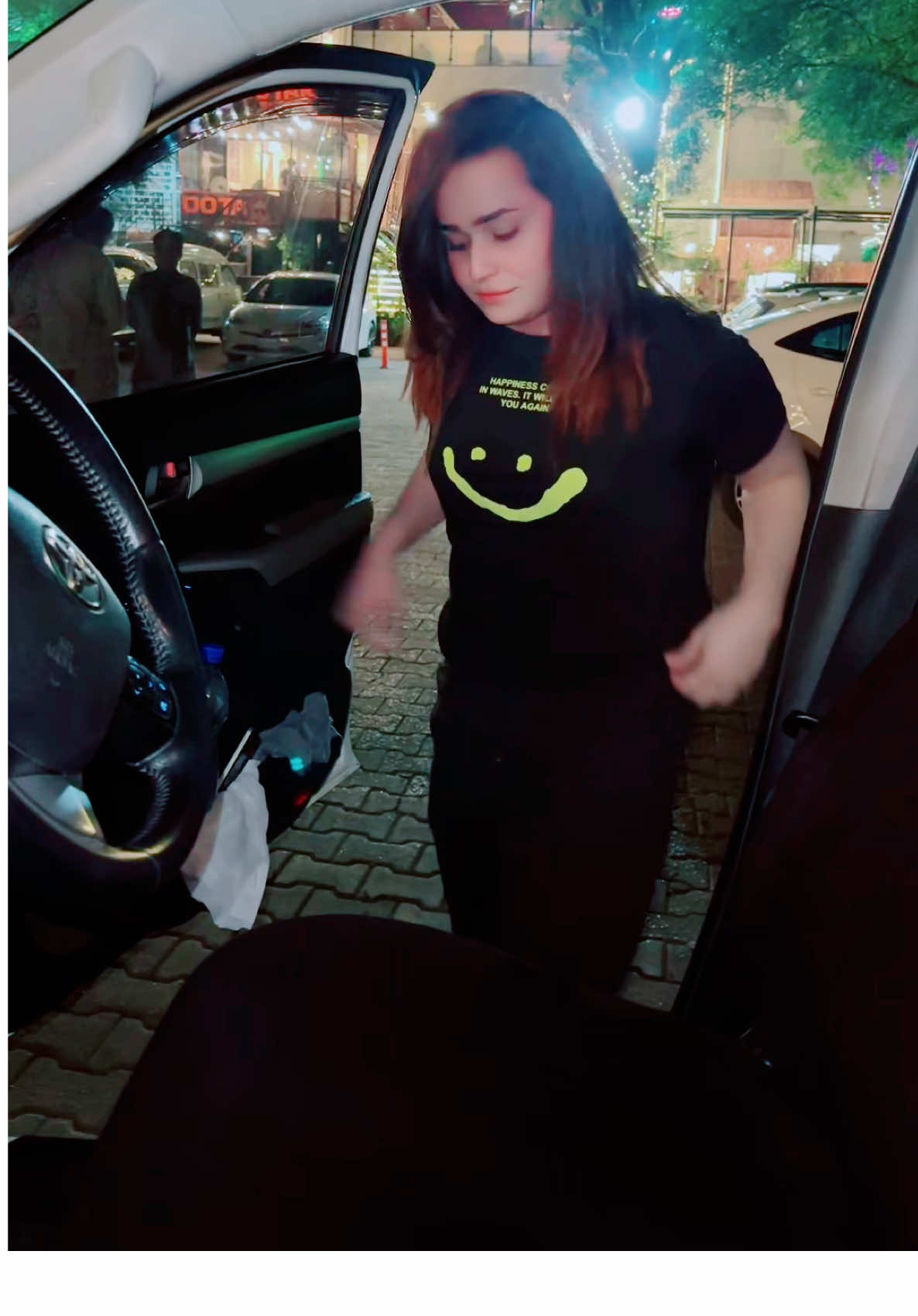 A post by @alishanofficial_ on TikTok caption: Maine kbi kisi koi mana ni kya😂 #islamabad 