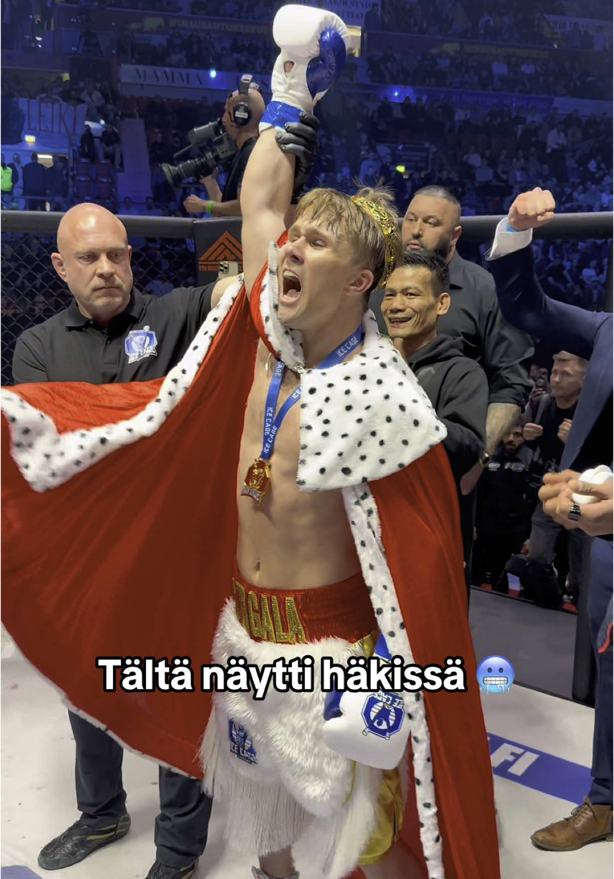 A post by @icecagefighting on TikTok caption: @JONI STAGALA ja tiimin tuuletus voitosta 💥 Koko ICE CAGE 4 päivä kulissien takana on nyt julkaistu! 😳👀 #icecage #sinulle 
