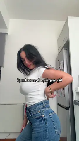 A post by @giadapasquii on TikTok caption: infatti metto sempre tute