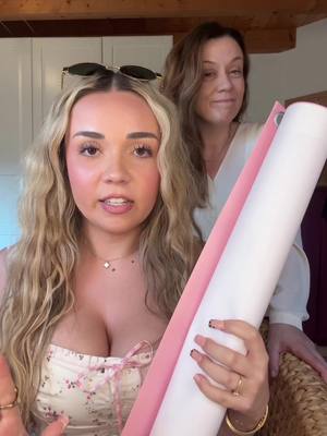 A post by @julesboringlife on TikTok caption: Wie findet ihr das Plakat?😋💗