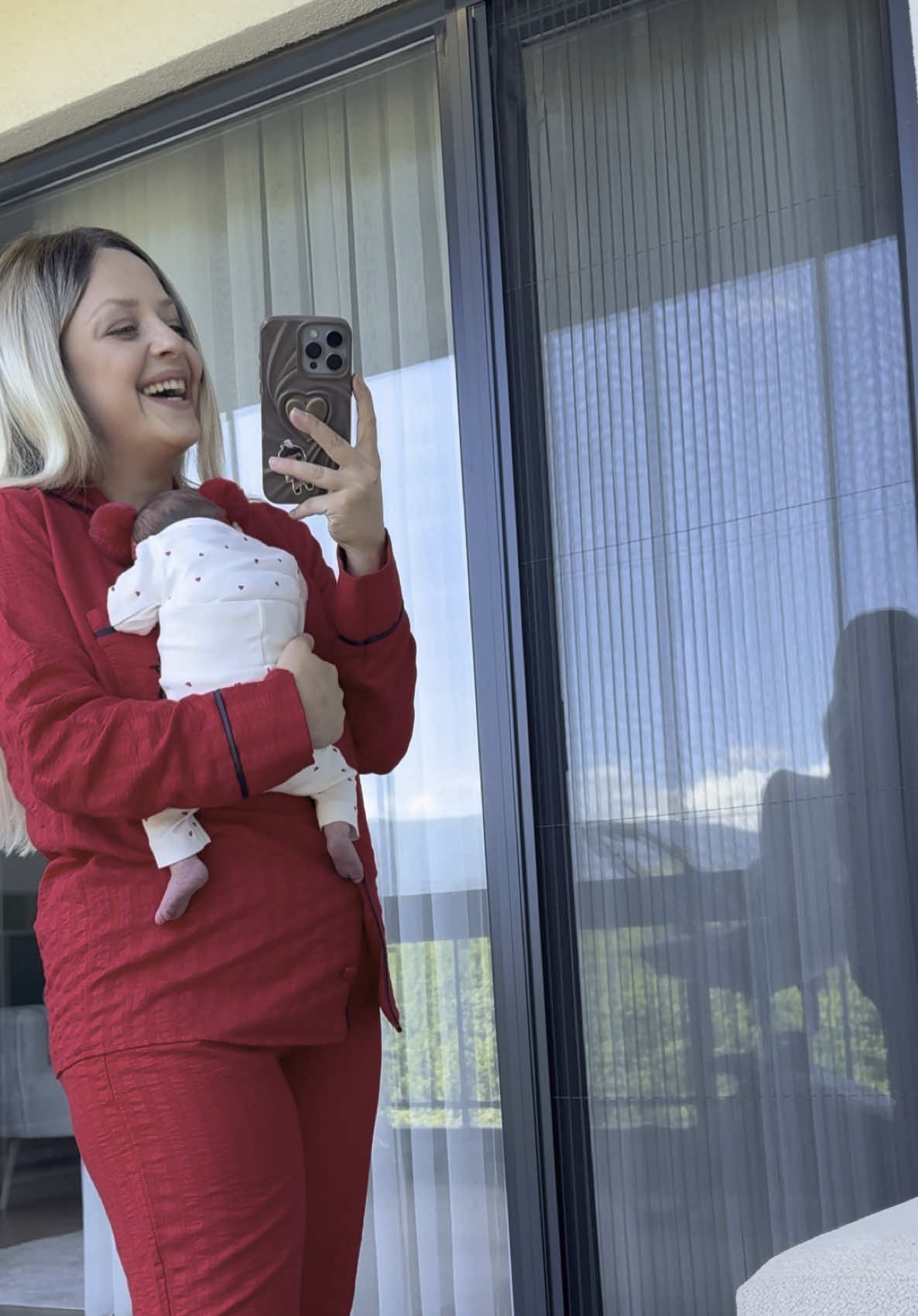 A post by @ on TikTok caption: Hoşgeldin bebeğim❤️