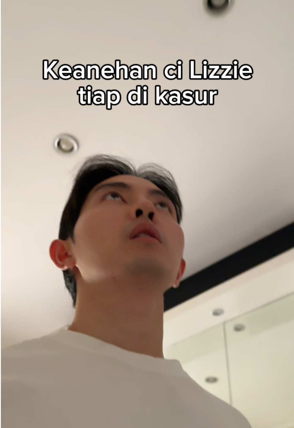 A post by @michaelrendyw on TikTok caption: Kayanya cuma istriku 