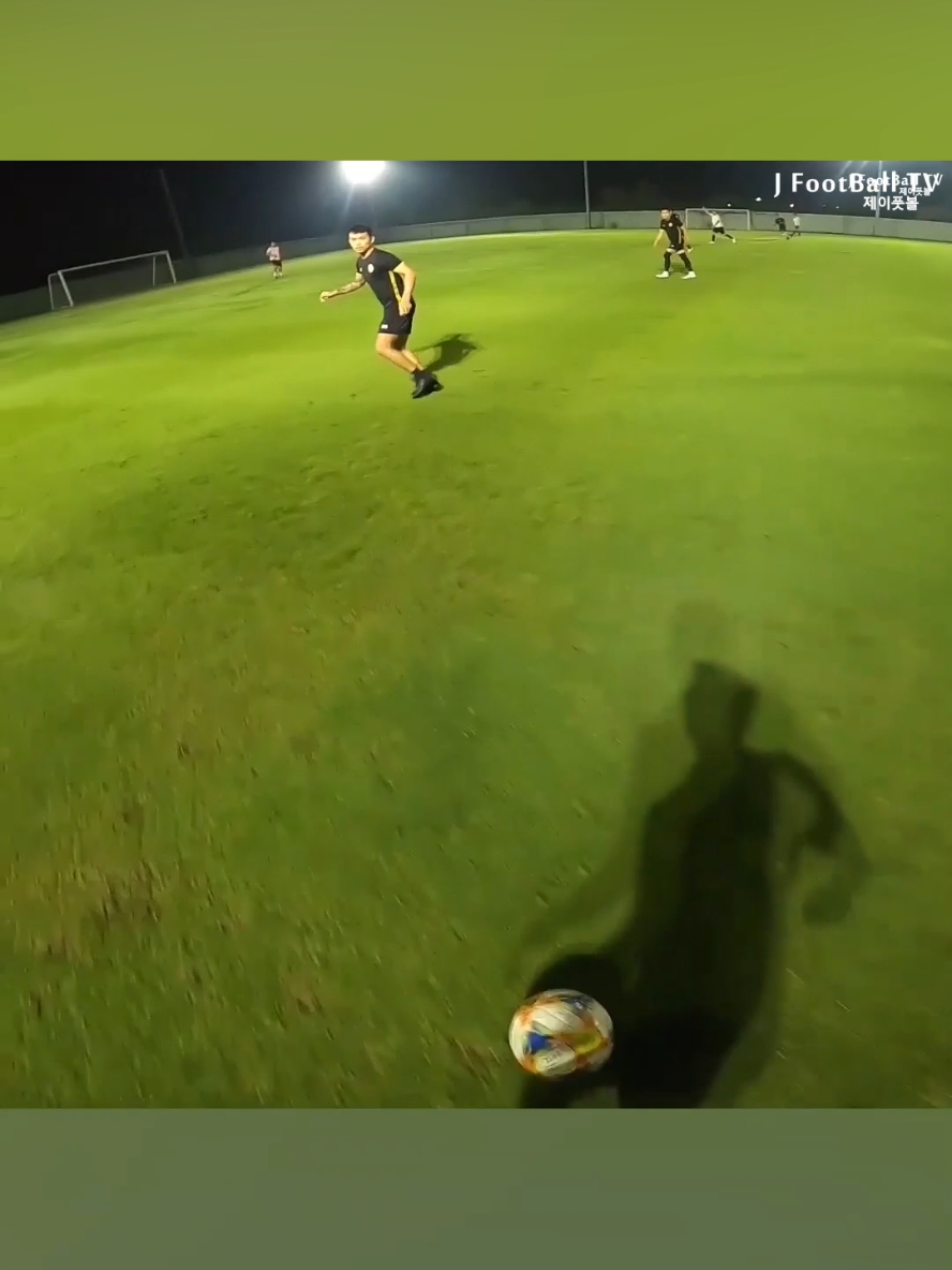 A post by @jfootballtv on TikTok caption: Yamal’s Satisfying Trivela Pass eye view ⚽️  #football #soccer #Yamal#제이풋볼 