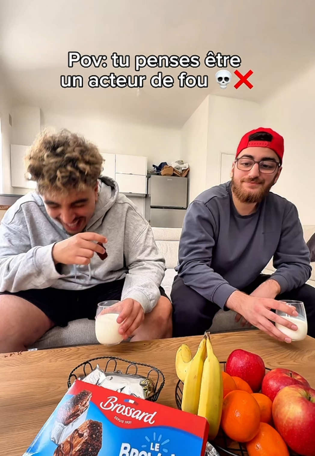 A post by @flambyyy_ on TikTok caption: Et vous, vous auriez réagit comment si vous gagniez un an de brownie @brossard_france ? Pour votre santé, pratiquez une activité physique régulière. www.mangerbouger.fr #Brookie #Brossard #Brownie Suggestion de présentation - Collaboration commerciale