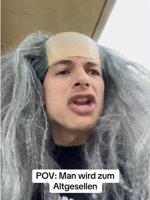 A post by @justinklck on TikTok caption: Das mobbing hat ein Ende 🫡 #Handwerk#gurke#Baustelle#2beine2steine#Viral#fyp#comedy#Ausbildung#witzig  