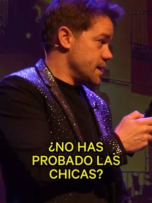 A post by @juandavila__ on TikTok caption: Vamos a darle visibilidad al baloncesto femenino. #comedia #comediante #humor #humorenespañol #monólogo #juandavila #humortiktok #parejas 