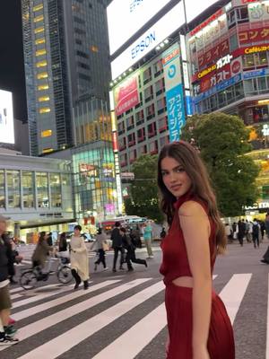 A post by @annalazarevic on TikTok caption: Come to Japan🇯🇵 #tokio #japan 