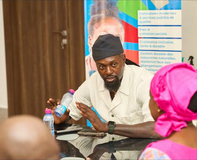 A post by @e_adebayor on TikTok caption: SEA ~ Wrapped a productive meeting with PNUD, all focused on empowering the youth and building solid plans for the future. Step by step, we’re working our way up together. 🤝 #SEA #PNUD #youth