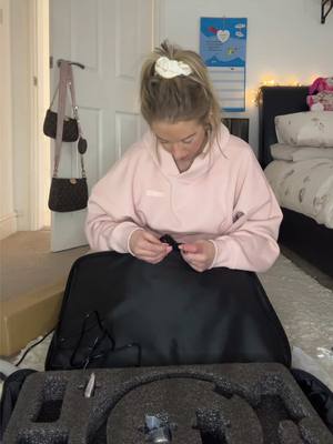 A post by @charlotteemilyspencer on TikTok caption: Very excited to finally have a professional ring light for filming my content 💡 📸 🎥 🗣️ #foryou #fyp #ringlight #contentcreator #content #filming #pictures #photography #mumsoftiktok #singlemum #singlelife #mumtok #cameraman #viral Ad