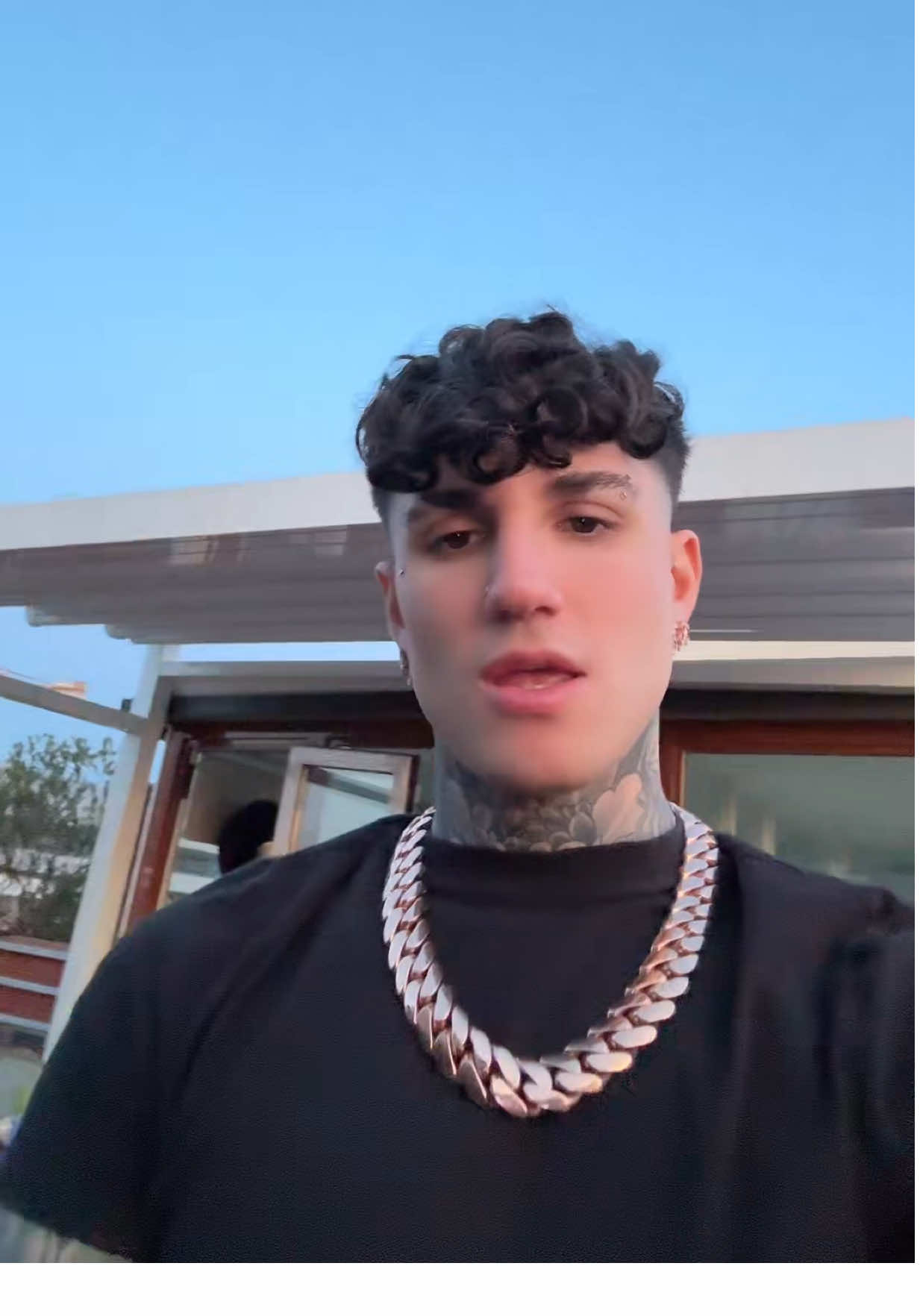 A post by @nikysavage on TikTok caption: 😣😣😣