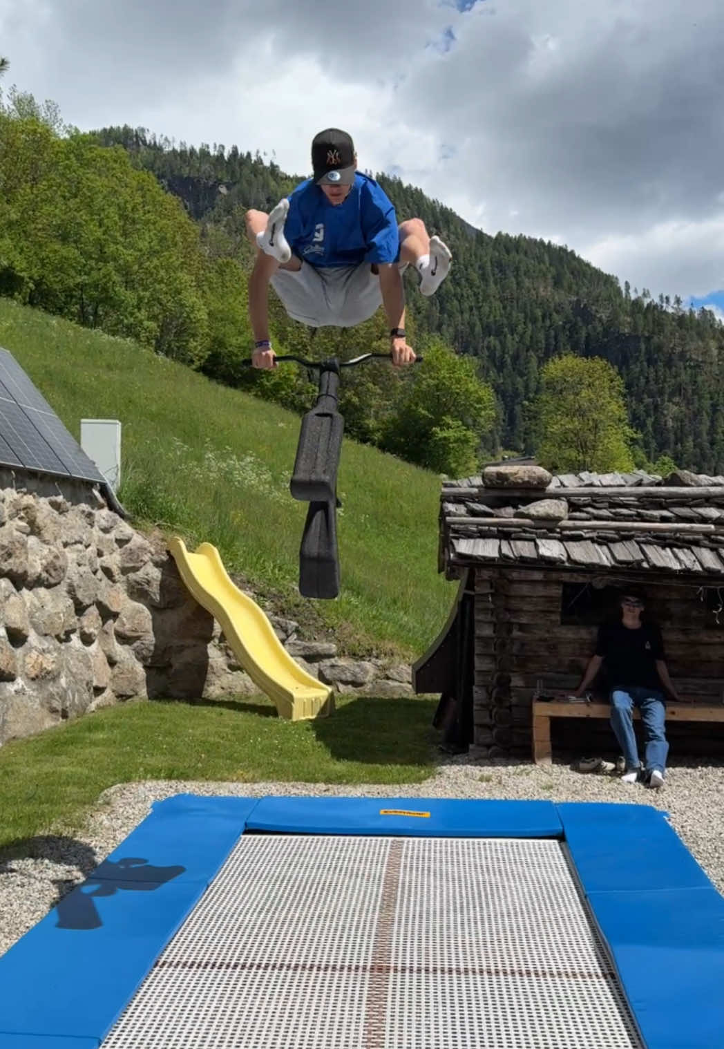 A post by @wibmergabriel on TikTok caption: Trampbike>> #fyp #foryou #viral #fürdich #fypシ #fy 