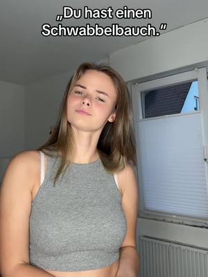 A post by @emiliy3655 on TikTok caption: Bei Männern ist es sogar süß 🙈 #bauch #fürdich #männer #frauen 