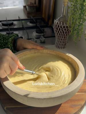 A post by @loriskitchen__ on TikTok caption: Ëmbëlsirë me fruta Përbërësit: 3 vezë 3 lugë sheqer 3 lugë vaj 100 ml qumësht 200 gr  miell 1 lugë çaji pluhur pjekës 200 gr fruta pylli të ( ngrira) 50 gr bajame  Vendosim tavën në furrë të piqet në temperaturë 180 gradë Celsius për 20 minuta. Pasi e nxjerrim nga furra e lëmë të ftohte  - - - - - - - - - - - - - - - - - - - - - -  Cake with fruits  Ingredients: 3 eggs 3 tablespoons sugar 3 tablespoons oil 100 ml milk 200 gr flour 1 teaspoon baking powder 50 gr Almonds  200 gr of forest fruits (frozen) Place the pan in the oven to bake at 180 degrees Celsius for 20 minutes. After removing it from the oven, let it cool 👌😋 #albaniangirl 